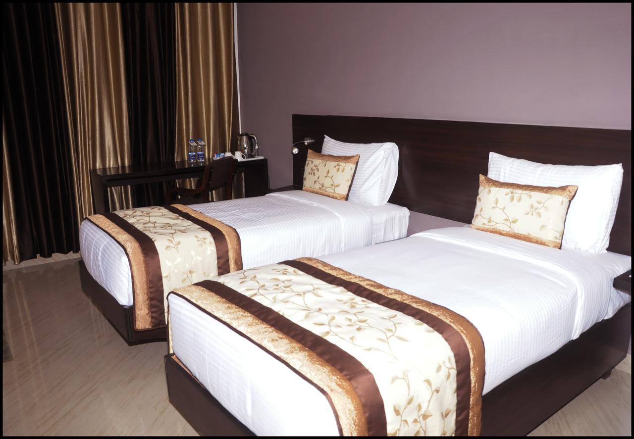 Vijay Paradise Lucknow Exteriör bild
