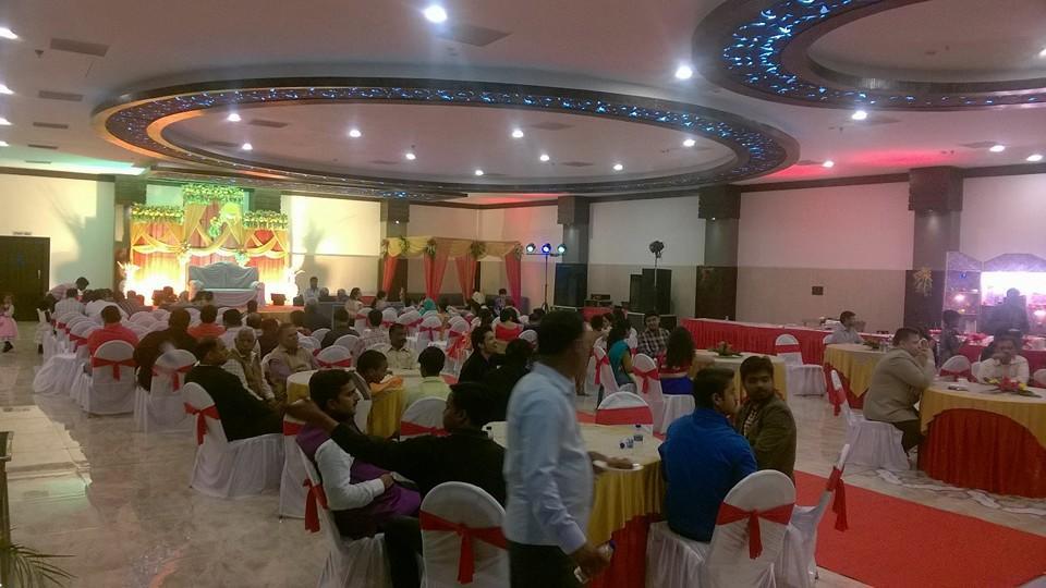 Vijay Paradise Lucknow Exteriör bild