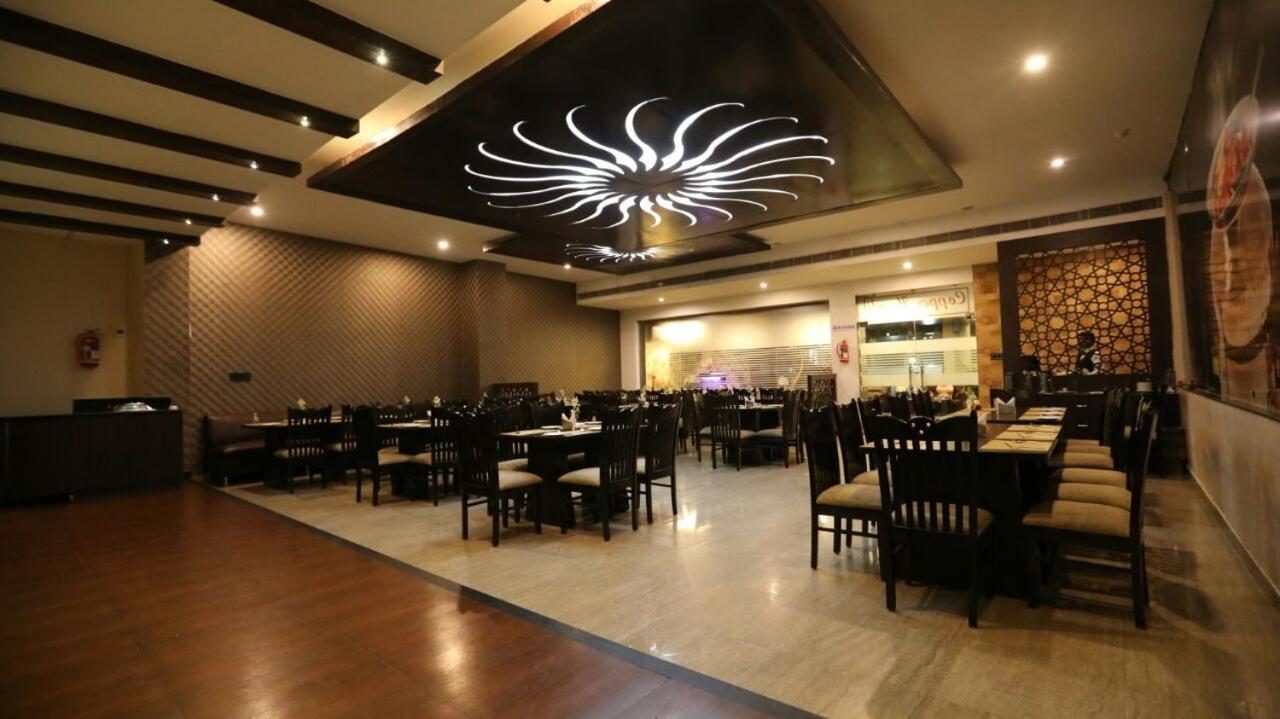 Vijay Paradise Lucknow Exteriör bild