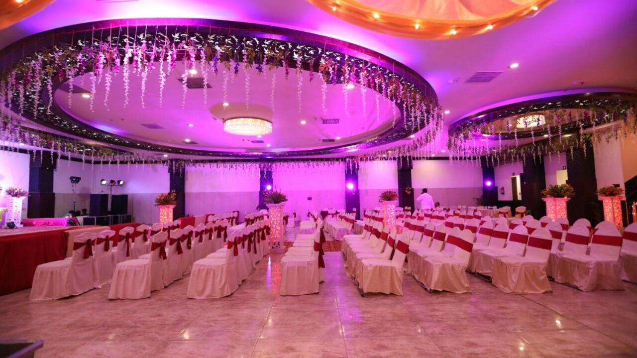 Vijay Paradise Lucknow Exteriör bild