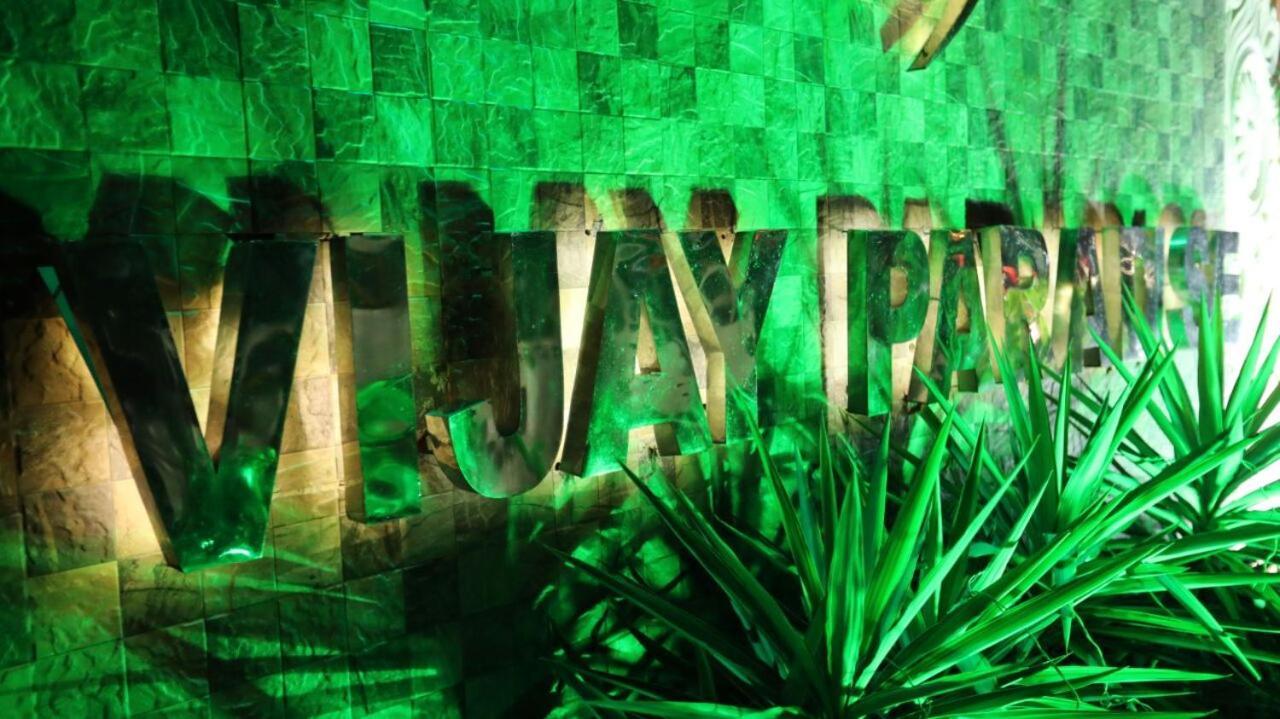 Vijay Paradise Lucknow Exteriör bild